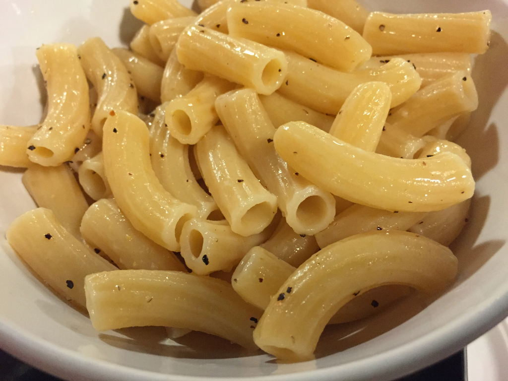 Bowl of Martelli Maccheroni with butter and black pepper